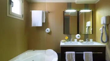 Macaris Suites and SPA