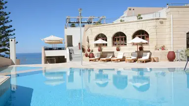 Macaris Suites & Spa