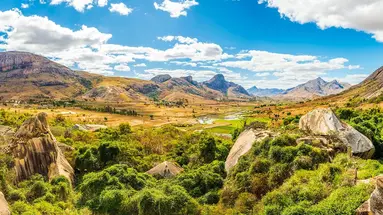 Madagaskar - aleja baobabów i parki narodowe