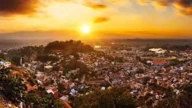 Madagaskar - aleja baobabów i parki narodowe
