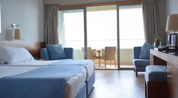 Madeira Regency Cliff