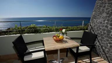 Madeira Regency Cliff