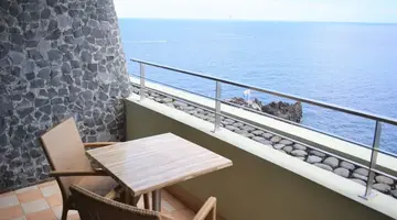 Madeira Regency Cliff