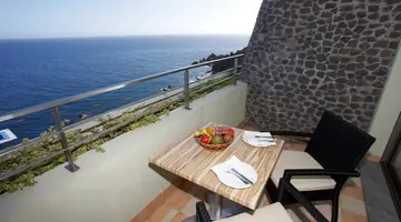 Madeira Regency Cliff