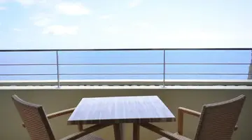 Madeira Regency Cliff