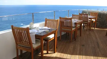 Madeira Regency Cliff