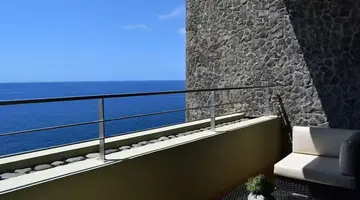 Madeira Regency Cliff