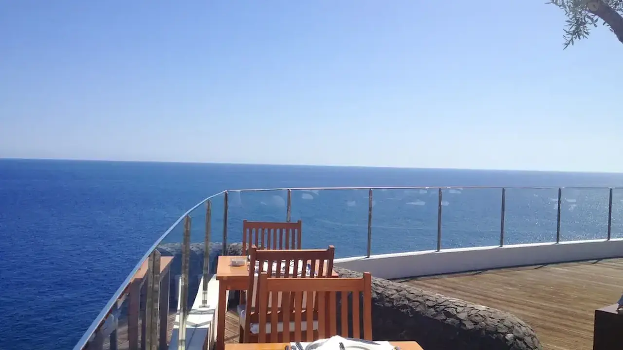 Madeira Regency Cliff