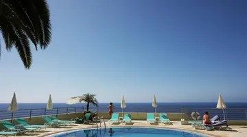 Madeira Regency Cliff