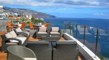 Madeira Regency Cliff