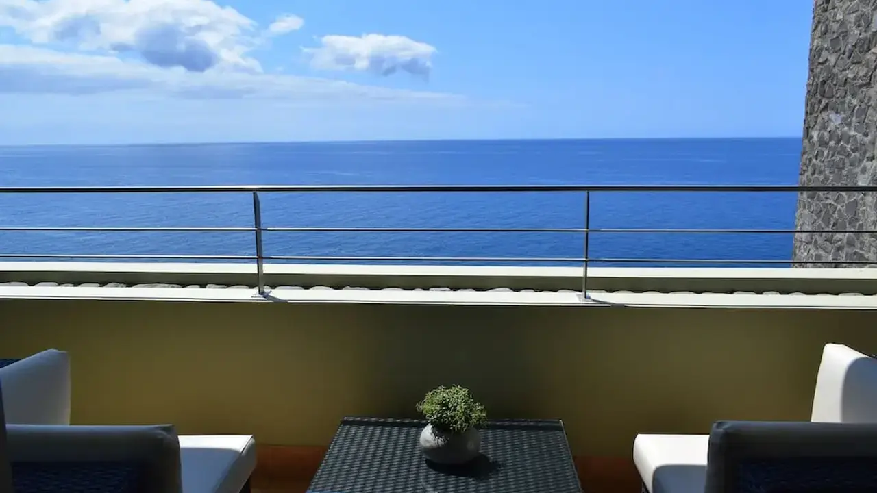 Madeira Regency Cliff