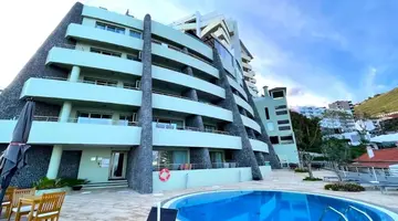 Madeira Regency Cliff