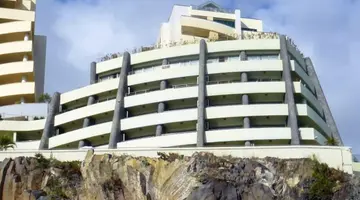 Madeira Regency Cliff