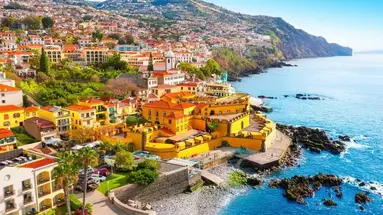 MADEIRA WYSPA WIECZNEJ WIOSNY