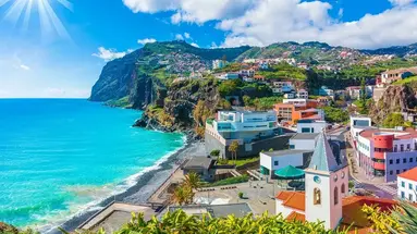 MADEIRA WYSPA WIECZNEJ WIOSNY