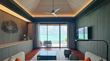 MADIFUSHI PRIVATE ISLAND