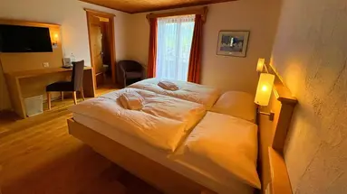 Madrisa Lodge