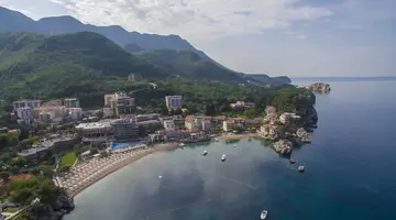 Maestral Resort and Casino
