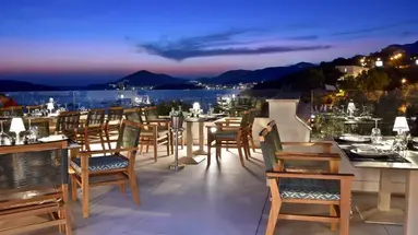 MAESTRAL RESORT & CASINO
