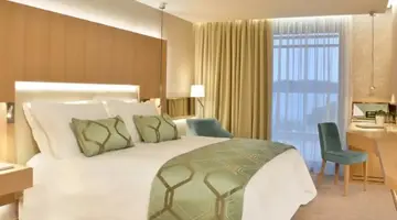 MAESTRAL RESORT & CASINO