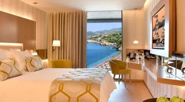 MAESTRAL RESORT & CASINO