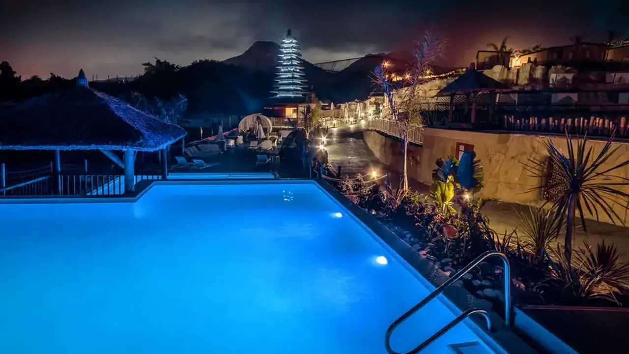 Magic Natura Animal & Waterpark Polynesian Lodge Resort