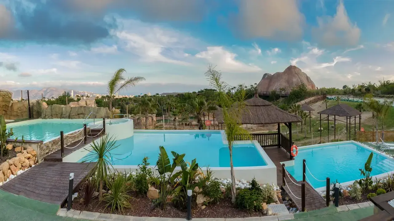Magic Natura Animal & Waterpark Polynesian Lodge Resort