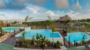 Magic Natura Animal & Waterpark Polynesian Lodge Resort
