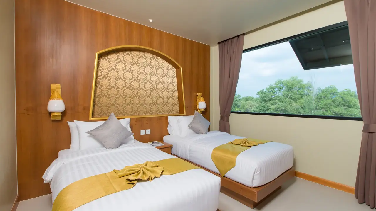 MAIKHAO PALM BEACH RESORT