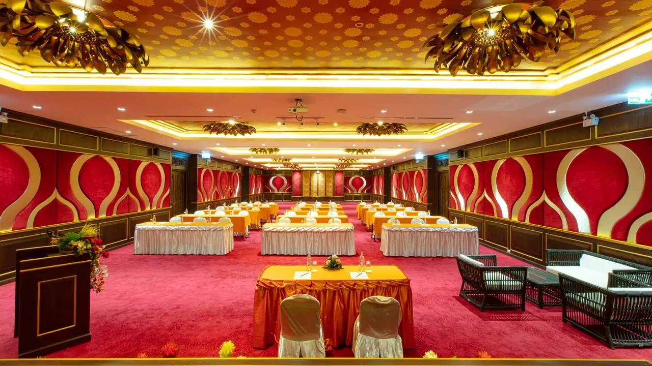 MAIKHAO PALM BEACH RESORT