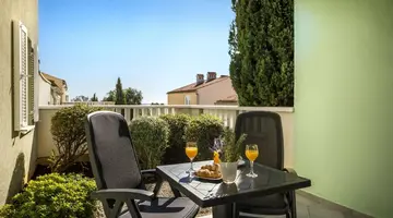 Maistra Select Amarin Resort