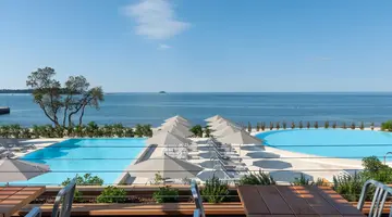 Maistra Select Amarin Resort