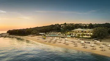 Maistra Select Amarin Resort