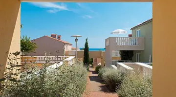 Maistra Select Amarin Resort