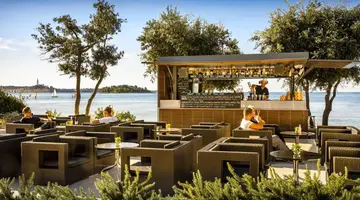Maistra Select Amarin Resort