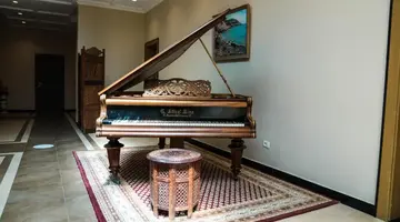 MAJESTIC HOTEL