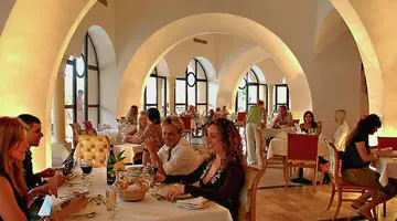 MAKADI PALACE