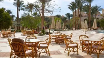 MAKADI PALACE