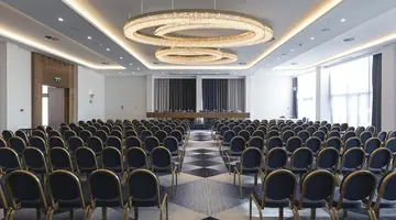 Makedonia Palace