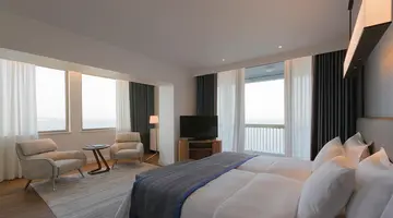 Makedonia Palace