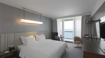Makedonia Palace