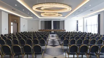 Makedonia Palace