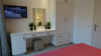 Makis Apartments