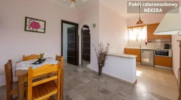 Makis Studios and Apartments