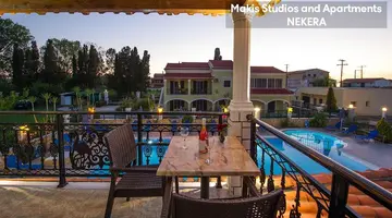 Makis Studios and Apartments