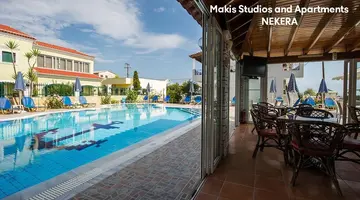 Makis Studios and Apartments