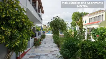 Makis Studios and Apartments