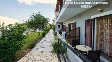 Makis Studios and Apartments