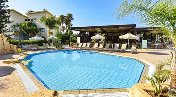 Makronisos Holiday Village