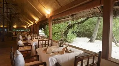 MAKUNUDU ISLAND
